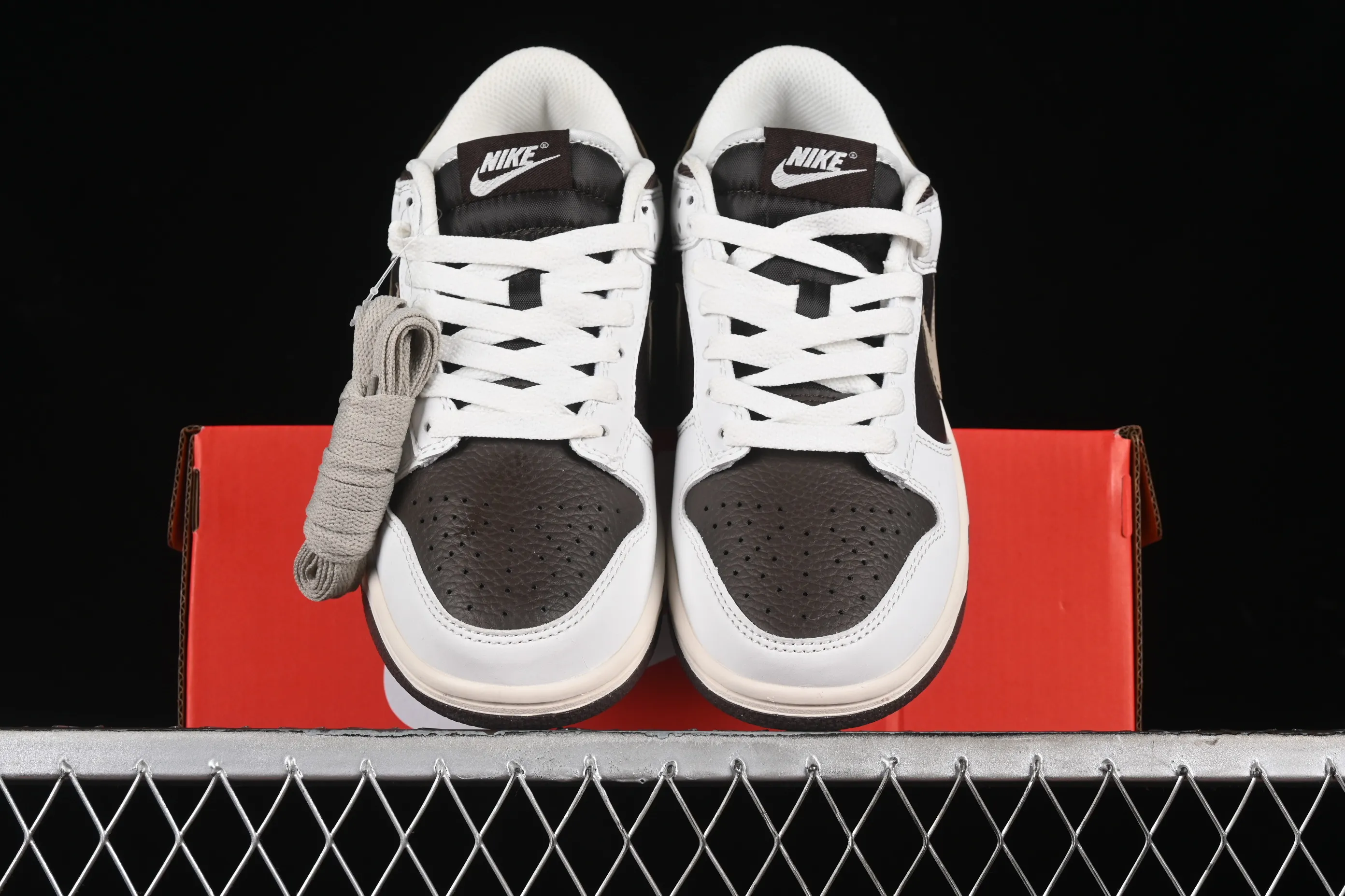 All categories Nk SB Dunk series Nk SB Dunk Low low-top sneakers Nk Dunk Low "Baroque Brown" reverse mocha SB low-top casual sneakers HF4292-100